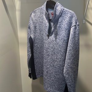 Large pullover with zipper